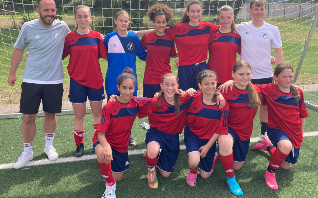 Mädchen gewinnen Fußball-Landesfinale’22
